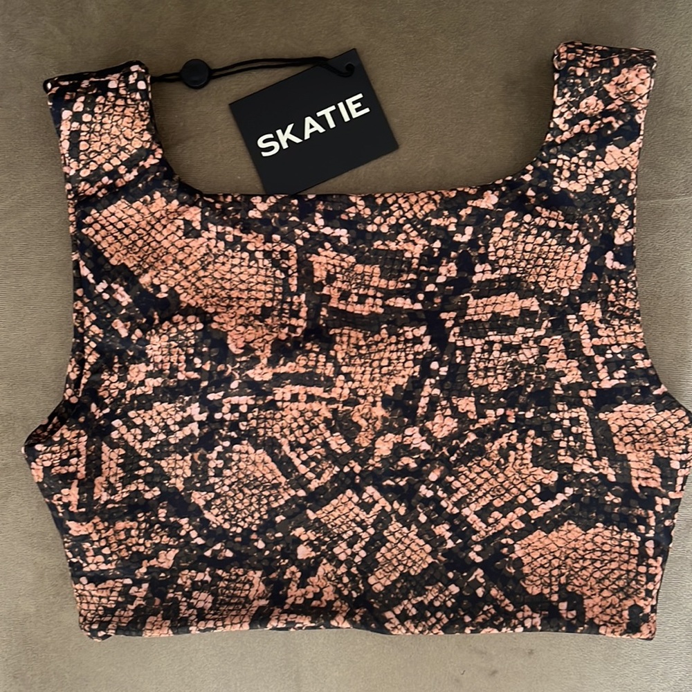 NEW SET - SKATIE SPORT - Carter Sports Bra & Cece Bike Shorts in Arizona Snake - Picture 8 of 11